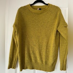 Yellow Cozy Sweater w Ruffle Sleeve